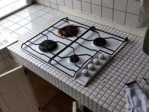 千葉キッチン取付け隊　グリルなしガスコンロの工事　施工前